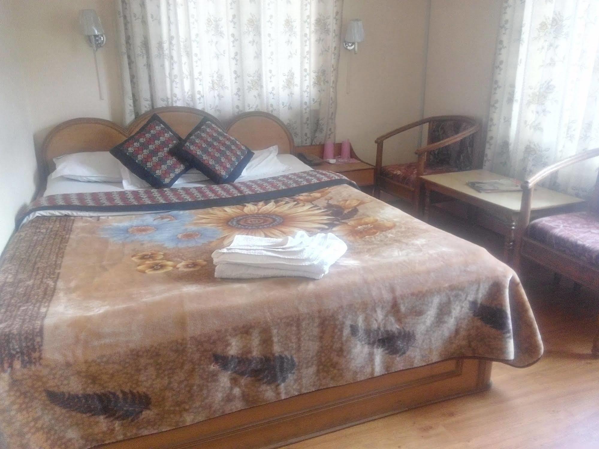 פוקהרה Green Tara Hotel מראה חיצוני תמונה